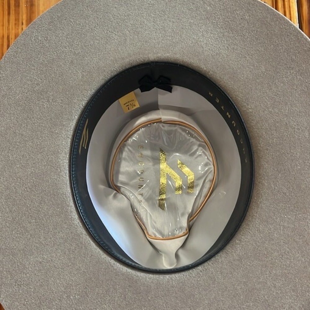 Custom made hat - Picture 5 of 8